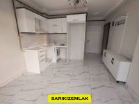 Tuzcumurat Mahallesinde Pazara Yakın Ara Kat Satılık 1+1 Daire